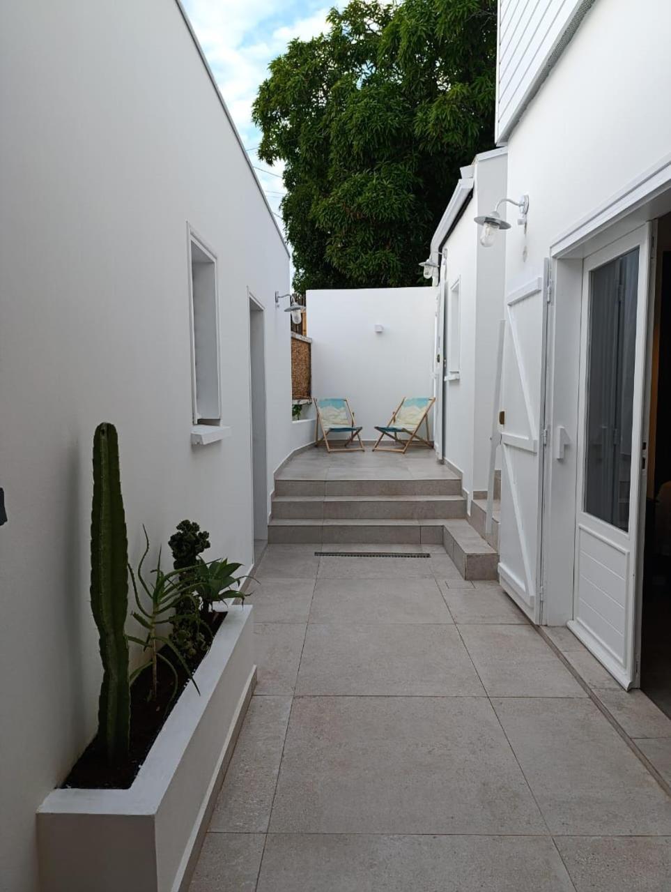 La Kaz Banian Hotel Saint Pierre Exterior photo